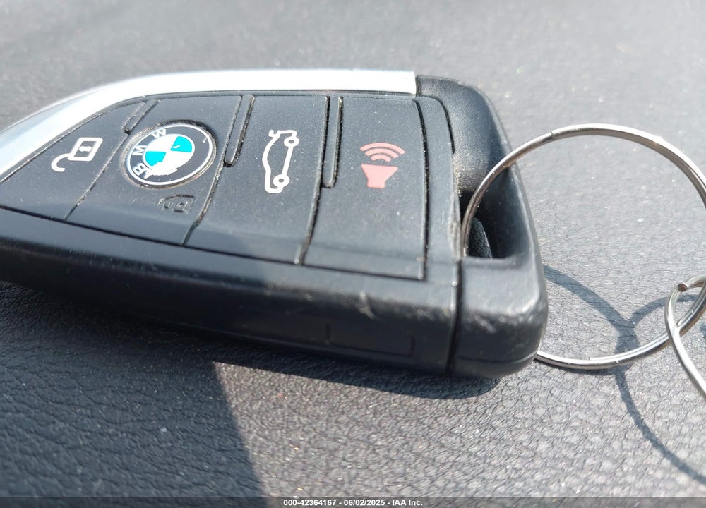 2018 BMW X1 VIN: WBXHT3C32J5L31106