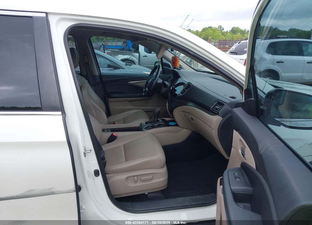 2019 HONDA PILOT EX-L VIN: 5FNYF6H59KB085834