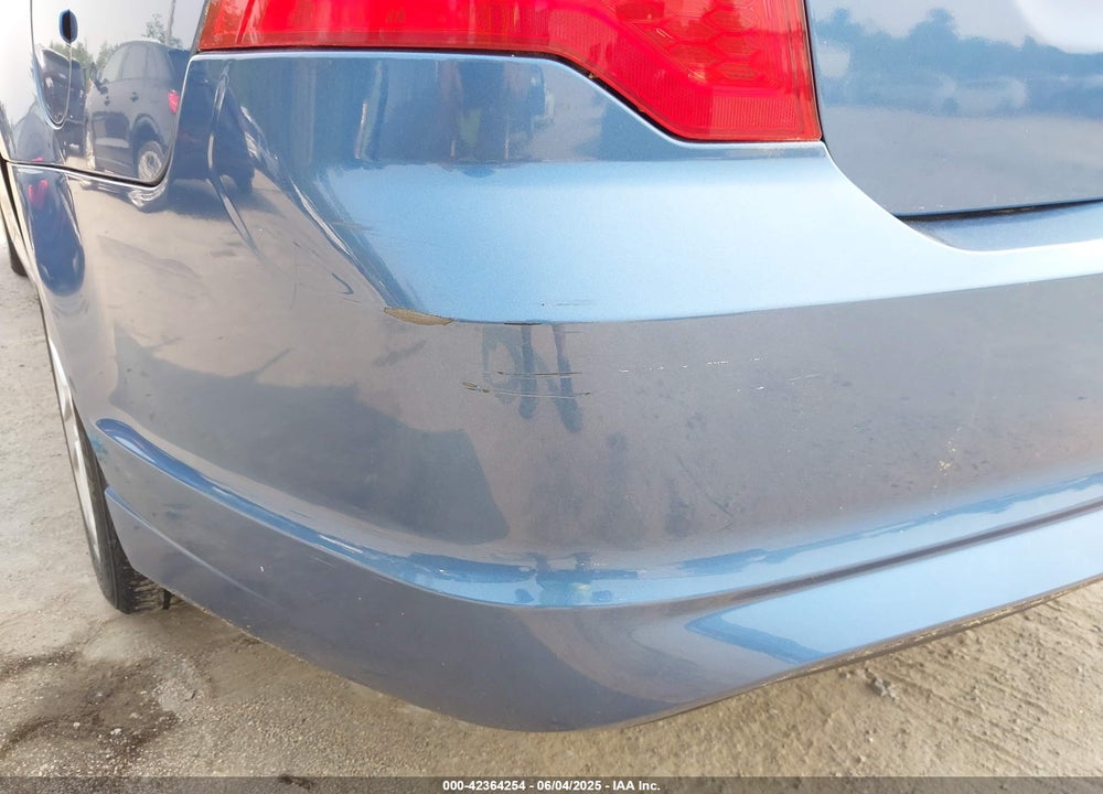 2010 FORD FUSION VIN: 3FAHP0HA5AR268433