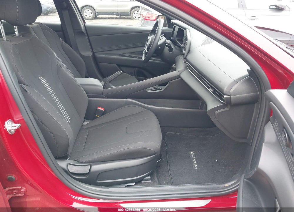2025 HYUNDAI ELANTRA SEL SPORT VIN: KMHLM4DG7SU890827