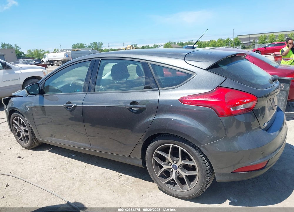 2017 FORD FOCUS VIN: 1FADP3M29HL324008