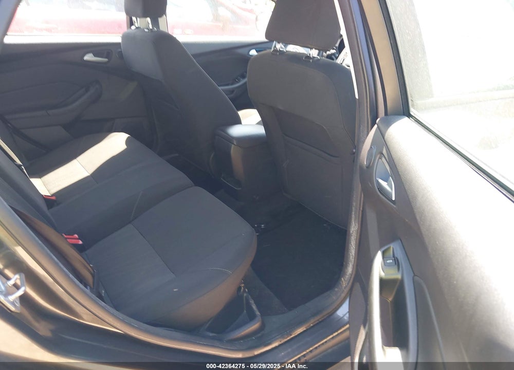 2017 FORD FOCUS VIN: 1FADP3M29HL324008