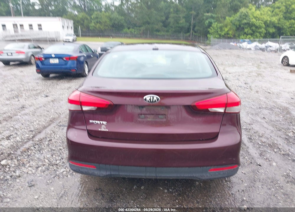 2017 KIA FORTE VIN: 3KPFK4A73HE014338
