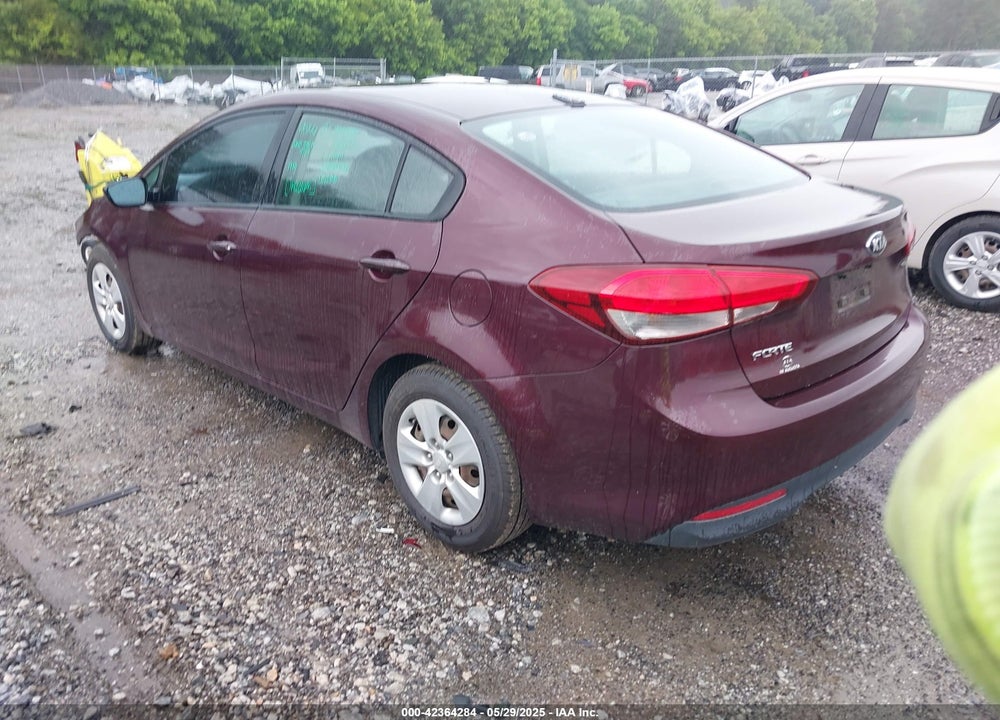 2017 KIA FORTE VIN: 3KPFK4A73HE014338