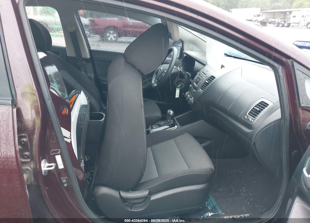 2017 KIA FORTE VIN: 3KPFK4A73HE014338