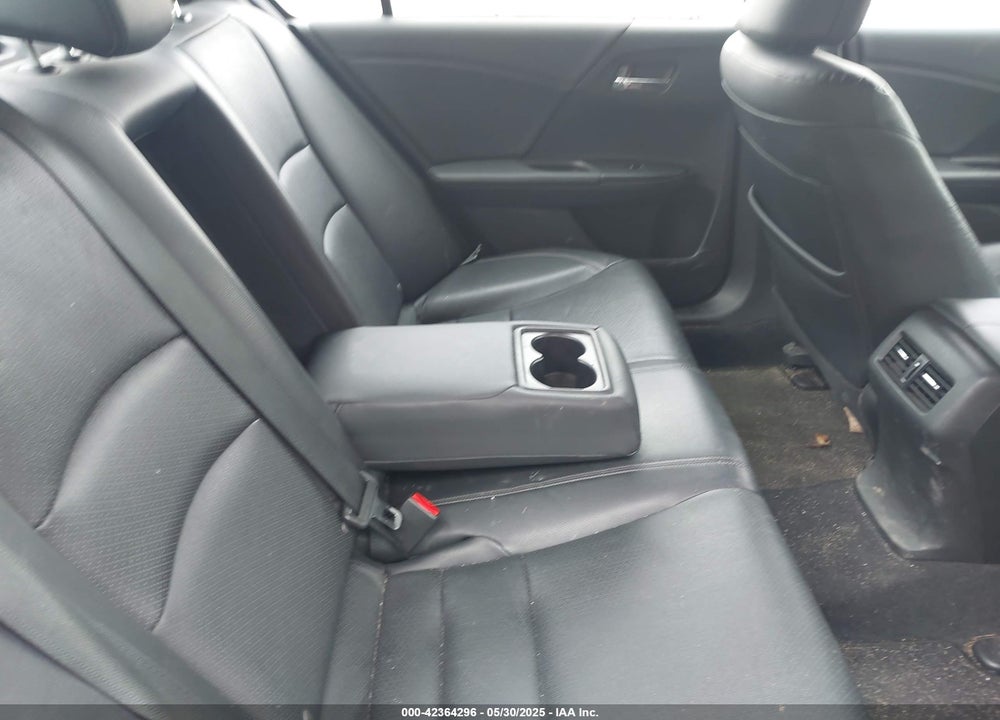 2015 HONDA ACCORD VIN: 1HGCR2F86FA011911