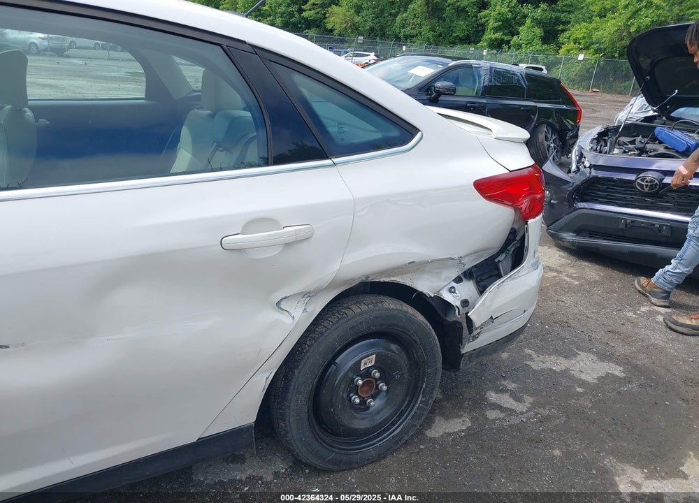 2018 FORD FOCUS VIN: 1FADP3J22JL314771