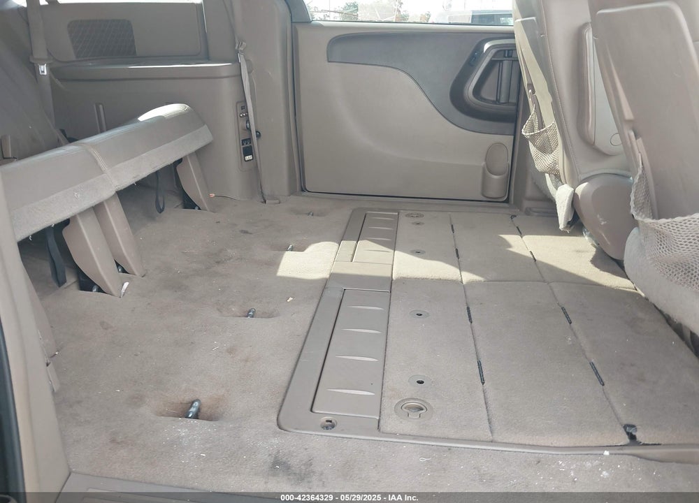 2016 CHRYSLER TOWN & COUNTRY VIN: 2C4RC1BGXGR230272