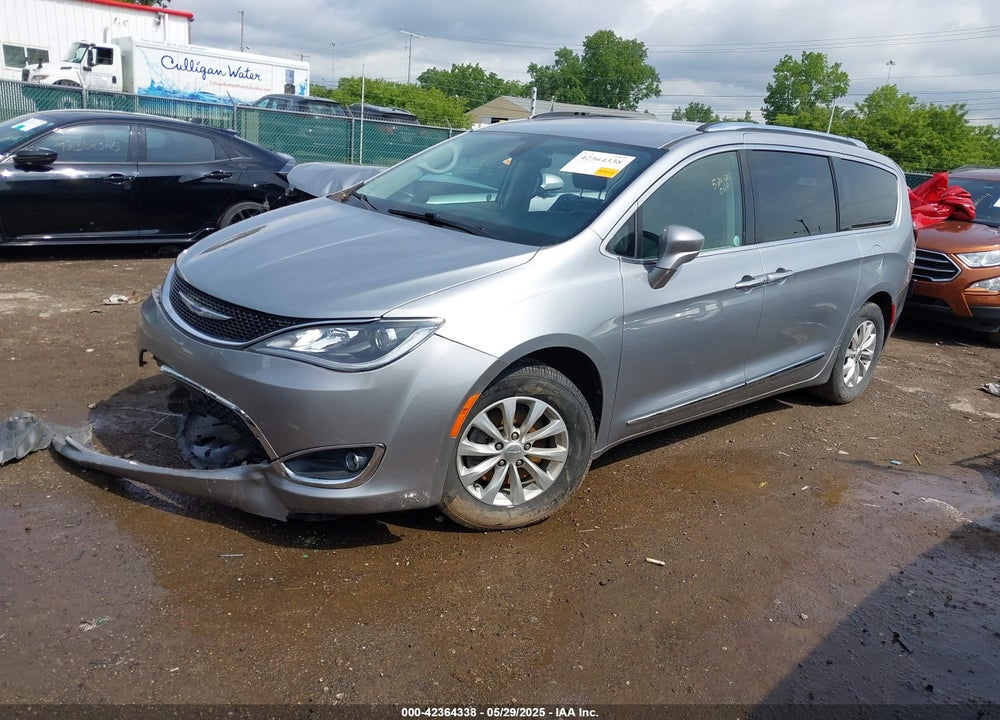 2019 CHRYSLER PACIFICA TOURING L VIN: 2C4RC1BG1KR548192
