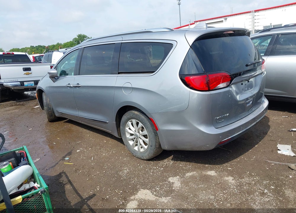 2019 CHRYSLER PACIFICA TOURING L VIN: 2C4RC1BG1KR548192