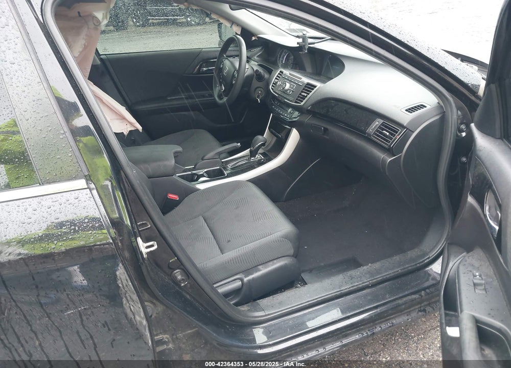 2016 HONDA ACCORD VIN: 1HGCR2F33GA217015