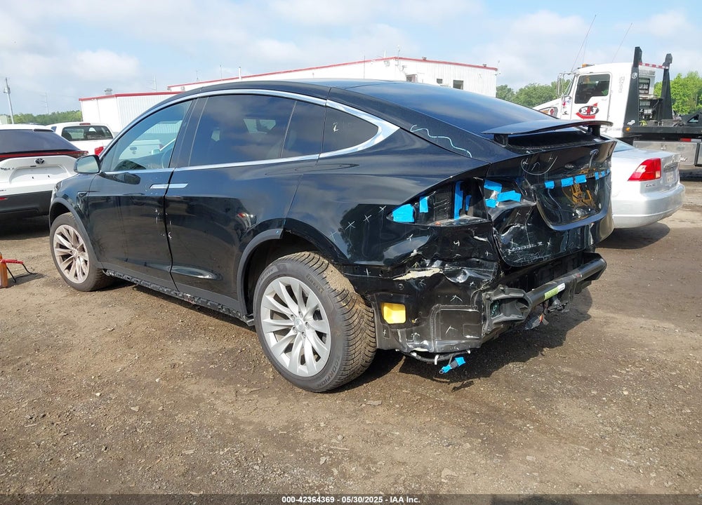 2017 TESLA MODEL X 100D/75D/90D VIN: 5YJXCBE26HF056758