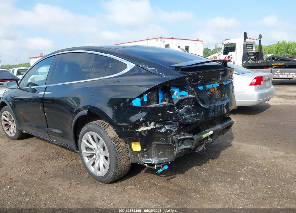 2017 TESLA MODEL X 100D/75D/90D VIN: 5YJXCBE26HF056758