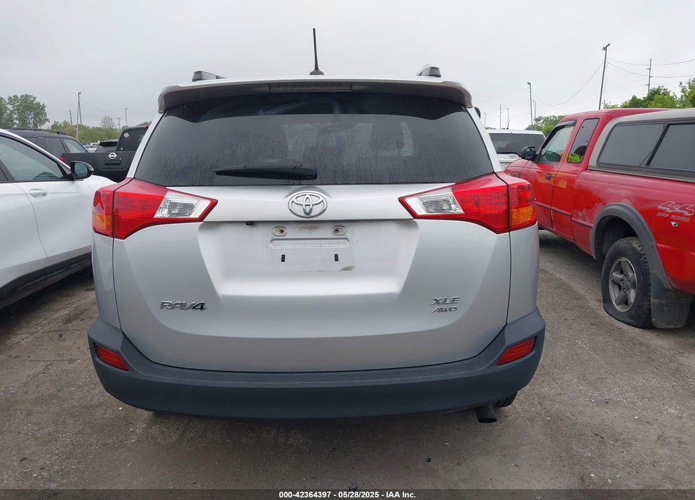 2015 TOYOTA RAV4 VIN: 2T3RFREV1FW261589