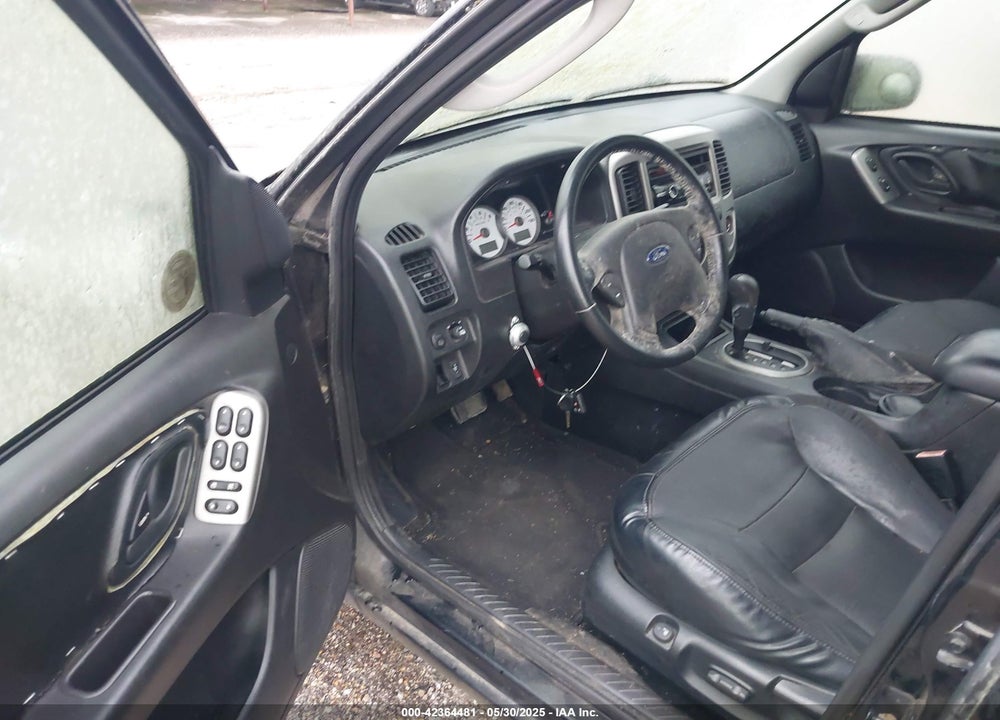 2005 FORD ESCAPE LIMITED VIN: 1FMCU94105KA84482
