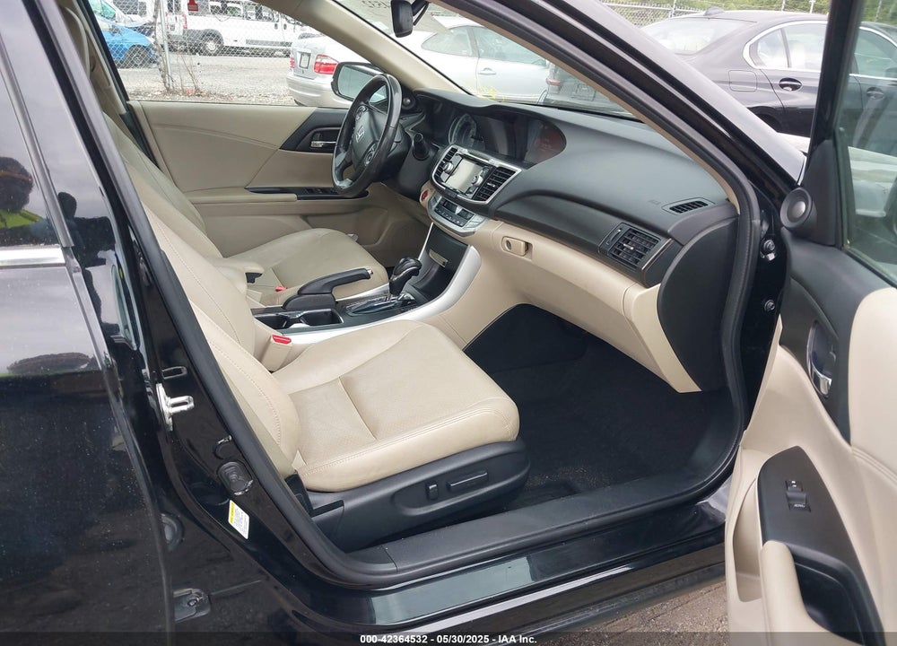 2013 HONDA ACCORD EX-L V-6 VIN: 1HGCR3F82DA041023