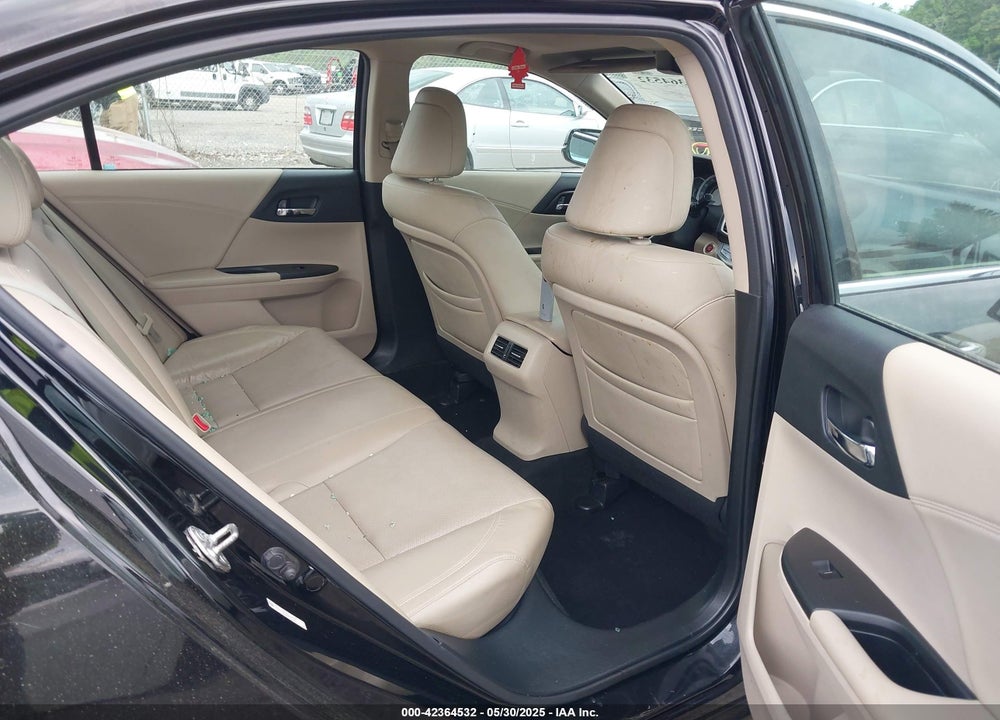 2013 HONDA ACCORD EX-L V-6 VIN: 1HGCR3F82DA041023