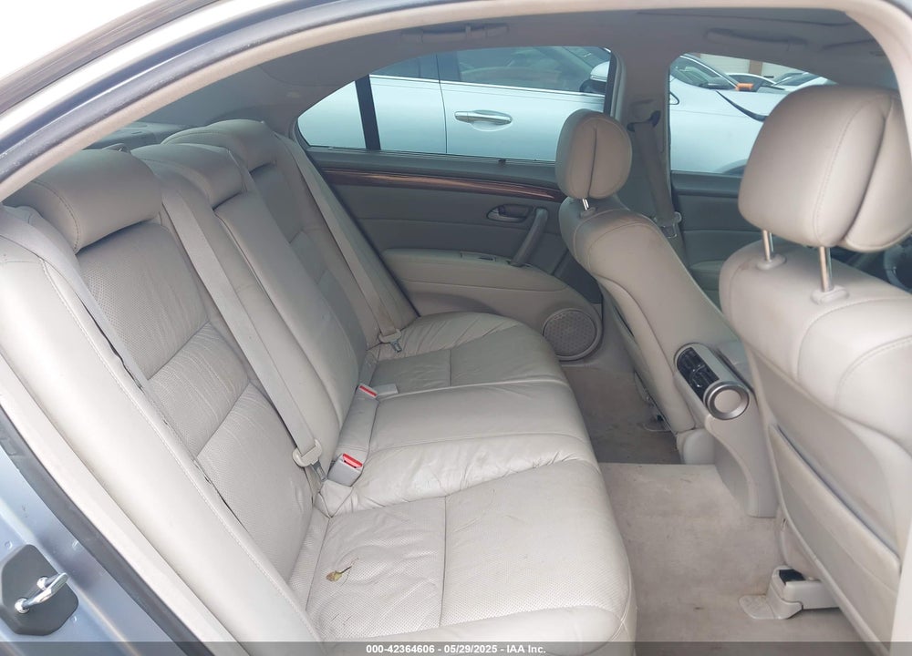 2006 ACURA RL VIN: JH4KB16576C002362