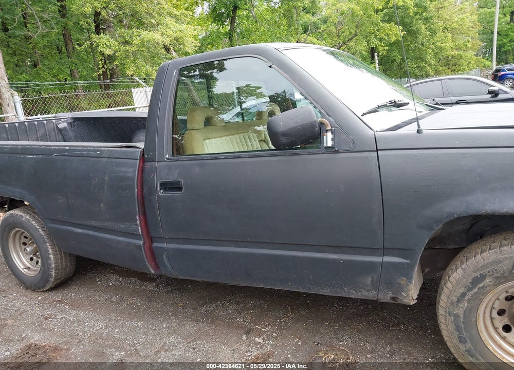 1988 GMC GMT-400 C1500 VIN: 1GTDC14H6JE505818