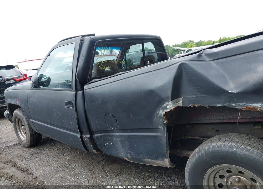1988 GMC GMT-400 C1500 VIN: 1GTDC14H6JE505818