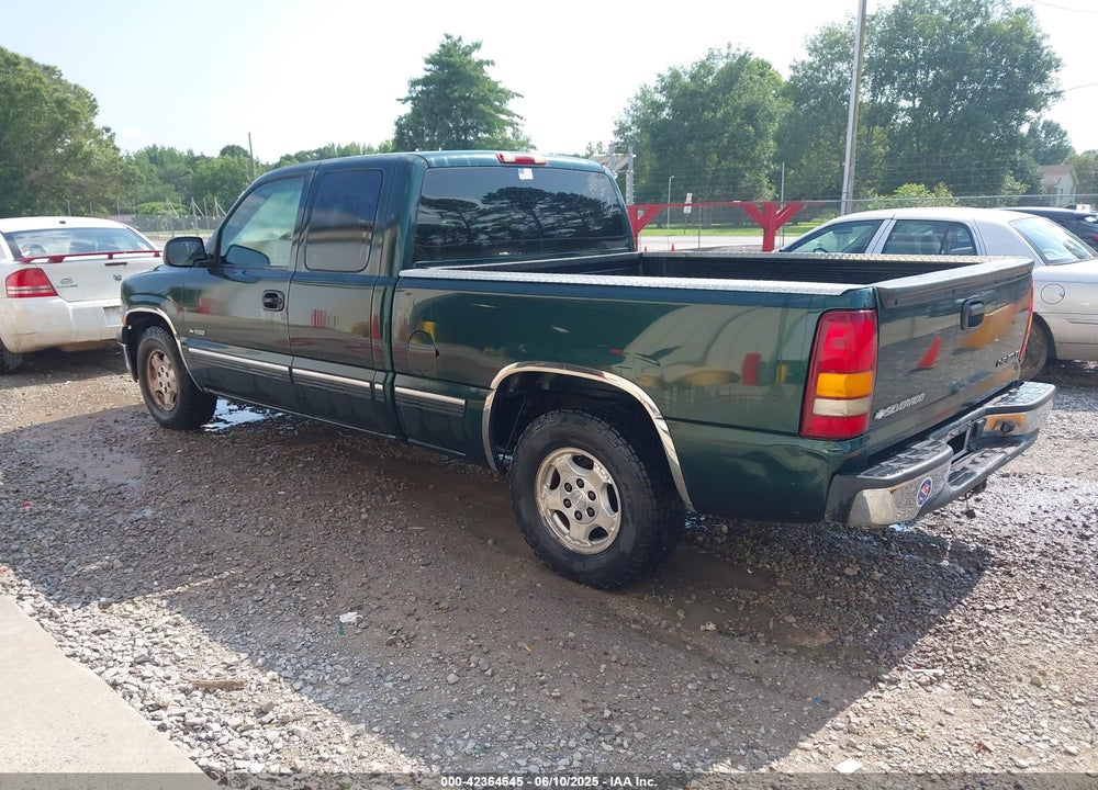 2002 CHEVROLET SILVERADO 1500 LS VIN: 2GCEC19V921198716