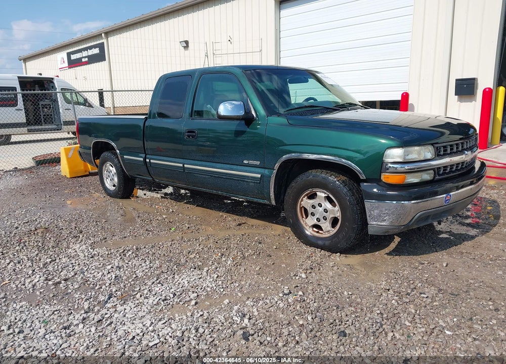 2002 CHEVROLET SILVERADO 1500 LS VIN: 2GCEC19V921198716
