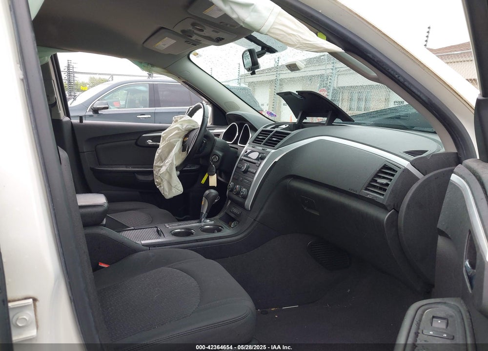 2011 CHEVROLET TRAVERSE VIN: 1GNKVGED4BJ392564