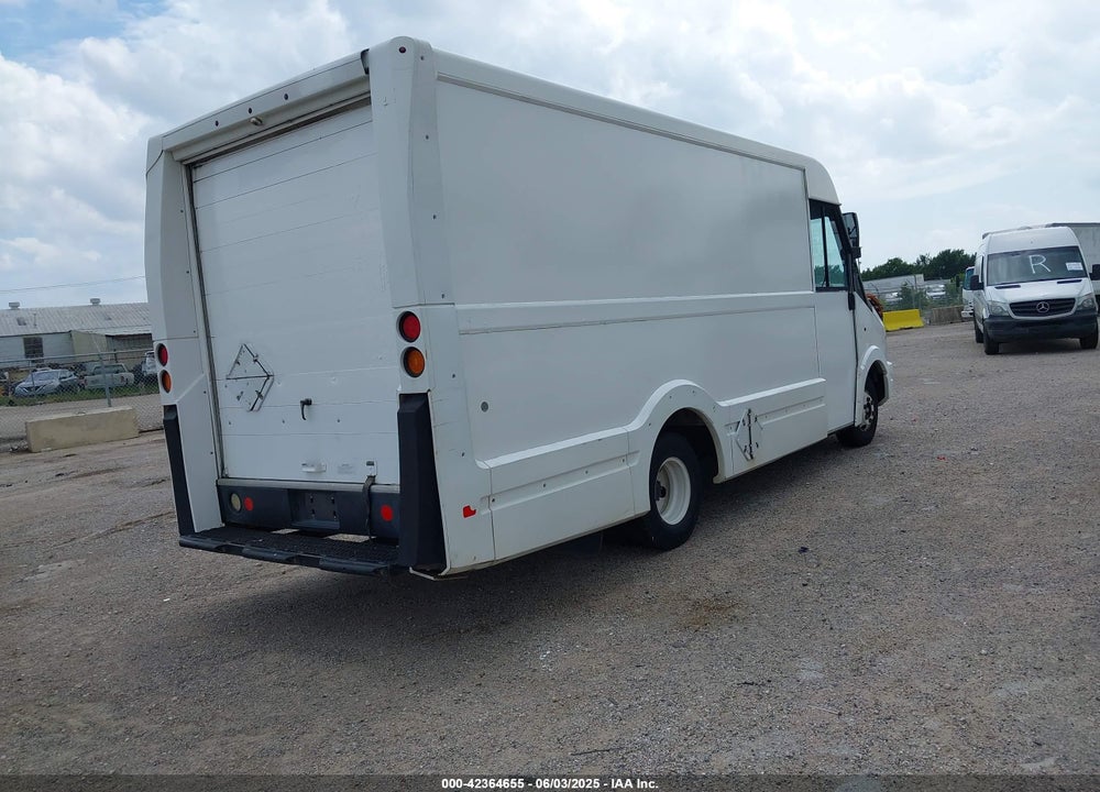2013 ISUZU COMMERCIAL VAN VIN: JALB4T172D7W00296
