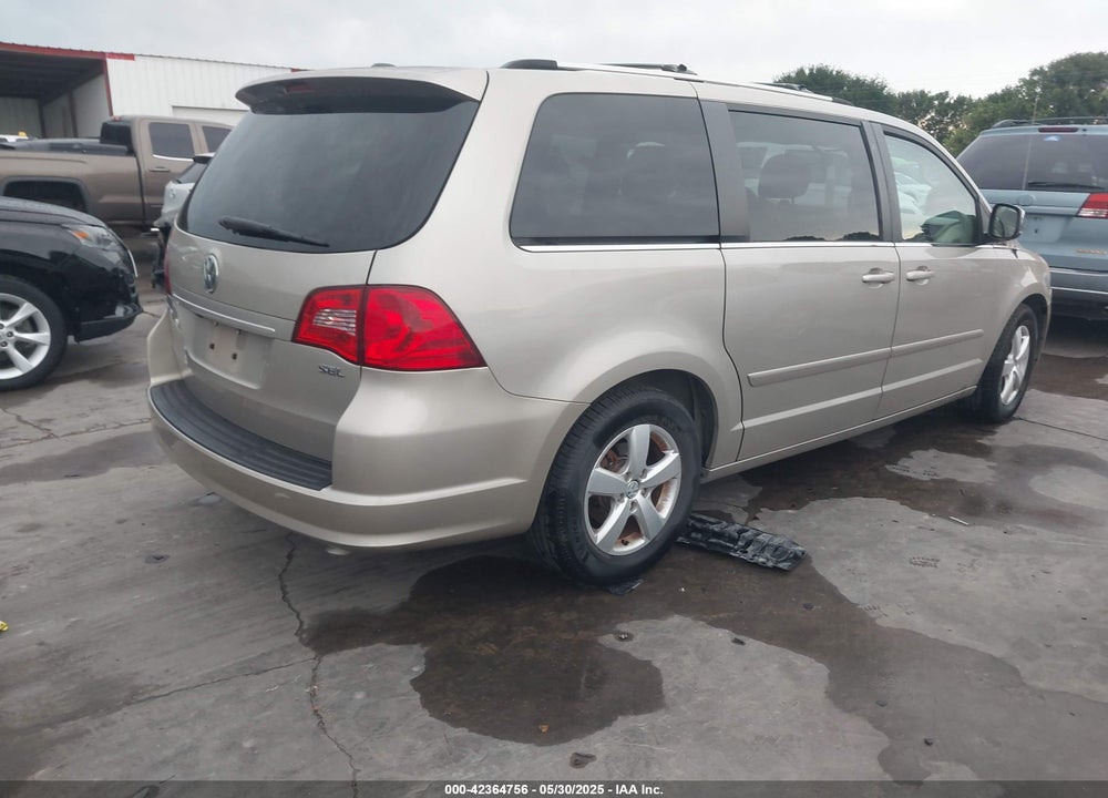2009 VOLKSWAGEN ROUTAN SEL PREMIUM VIN: 2V8HW64X39R598832