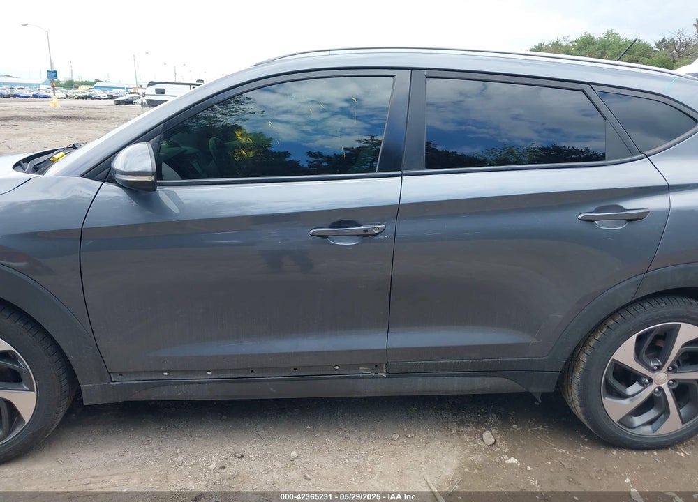 2016 HYUNDAI TUCSON SPORT VIN: KM8J3CA2XGU141668