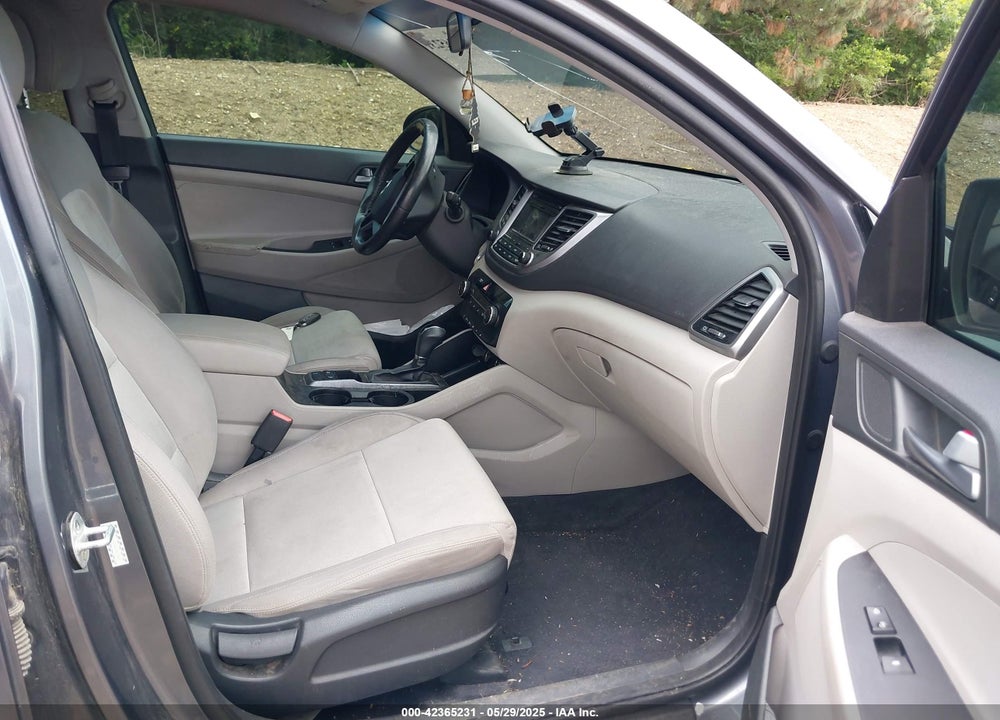 2016 HYUNDAI TUCSON SPORT VIN: KM8J3CA2XGU141668