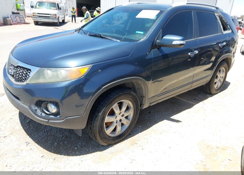 2011 KIA SORENTO LX VIN: 5XYKT4A1XBG154730