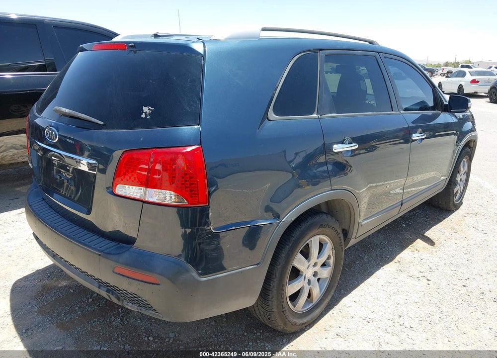 2011 KIA SORENTO LX VIN: 5XYKT4A1XBG154730