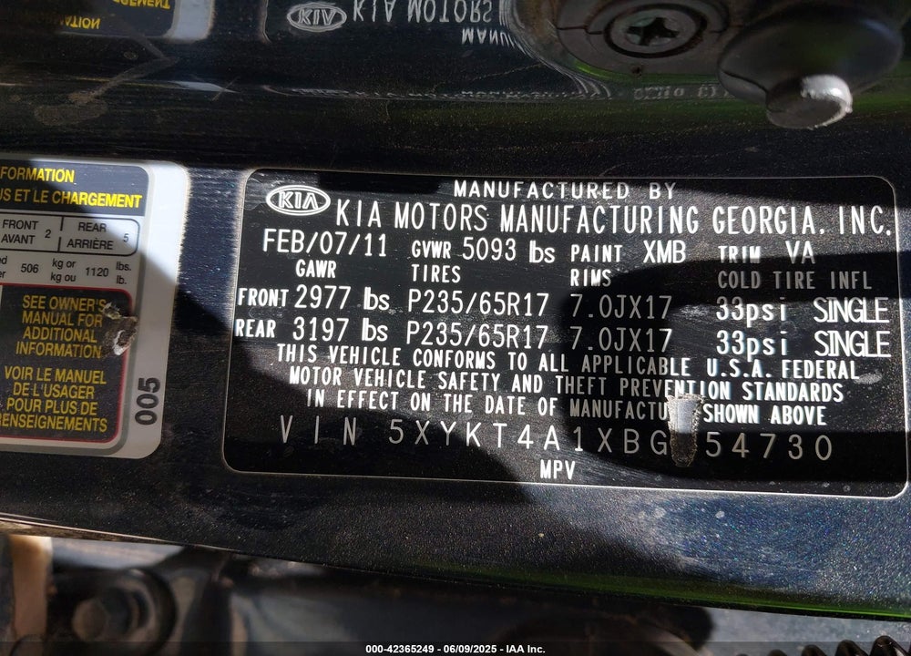 2011 KIA SORENTO LX VIN: 5XYKT4A1XBG154730