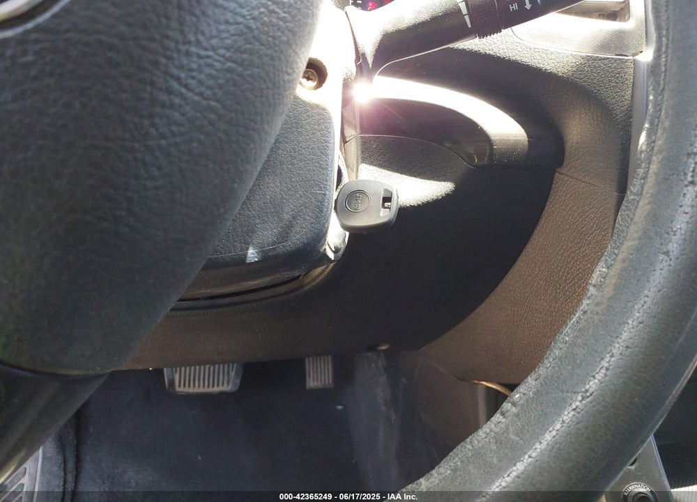 2011 KIA SORENTO LX VIN: 5XYKT4A1XBG154730