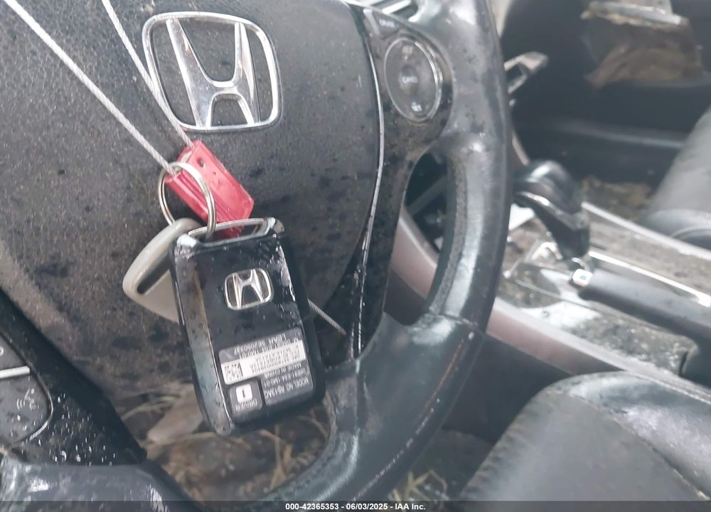 2017 HONDA ACCORD VIN: 1HGCR2F5XHA005666