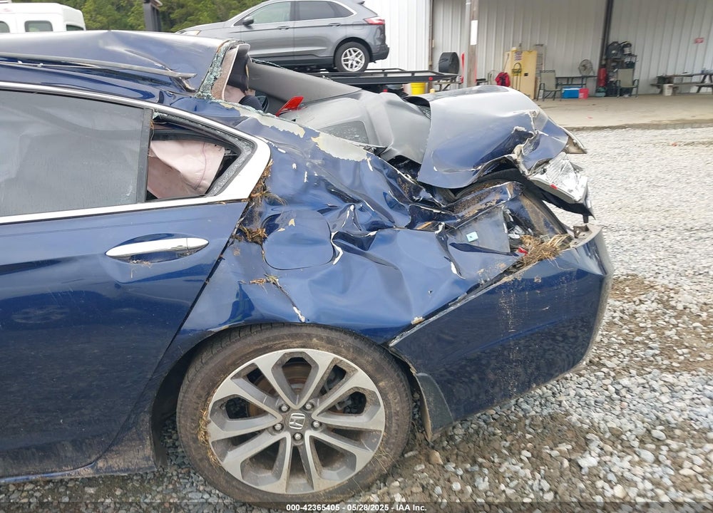 2015 HONDA ACCORD VIN: 1HGCR2F58FA224333