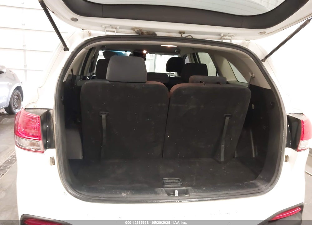 2018 KIA SORENTO VIN: 5XYPGDA30JG427023