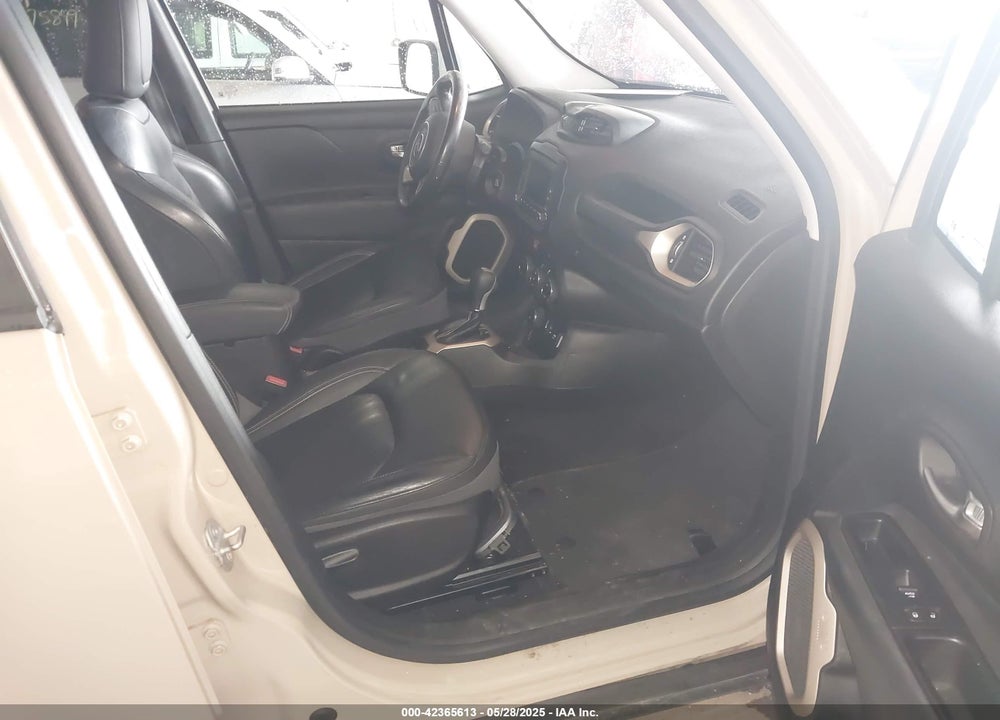 2015 JEEP RENEGADE LIMITED VIN: ZACCJBDTXFPC45689