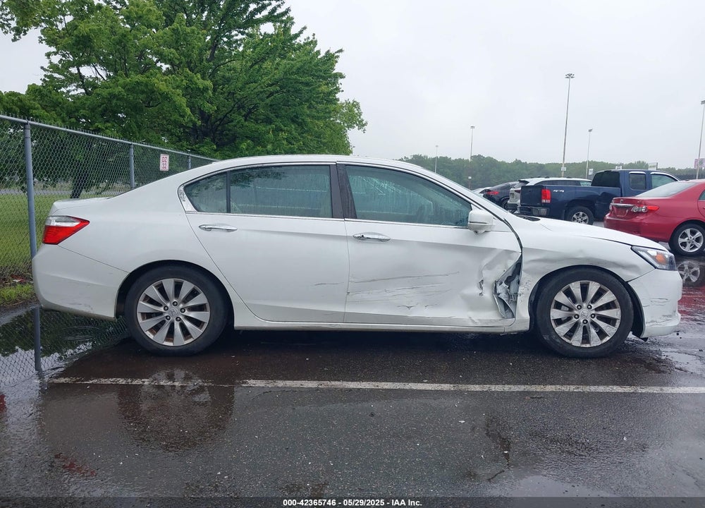 2015 HONDA ACCORD VIN: 1HGCR2F77FA126119