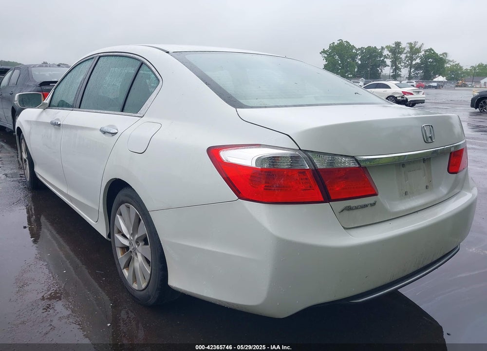 2015 HONDA ACCORD VIN: 1HGCR2F77FA126119