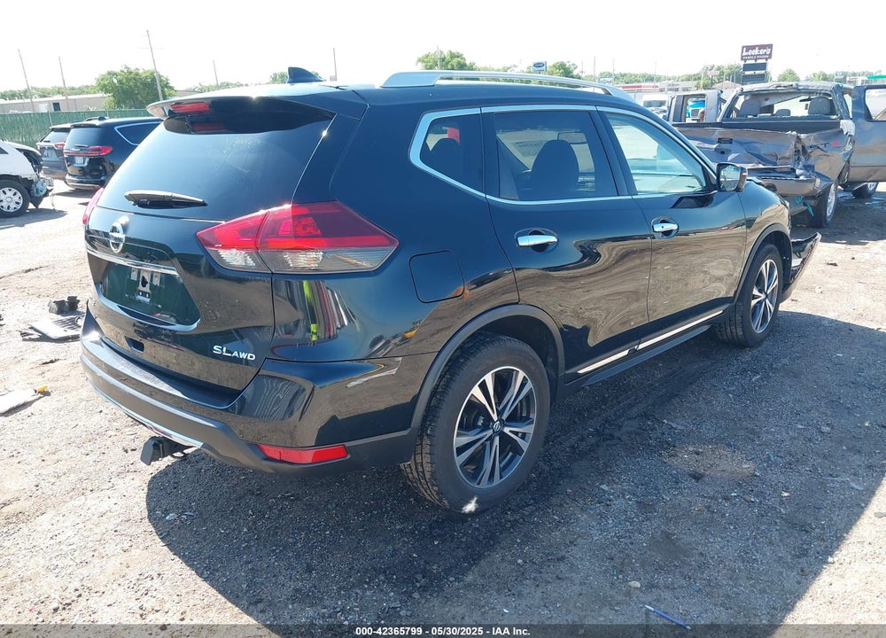 2018 NISSAN ROGUE VIN: JN8AT2MV9JW318392