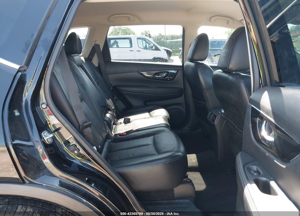 2018 NISSAN ROGUE VIN: JN8AT2MV9JW318392
