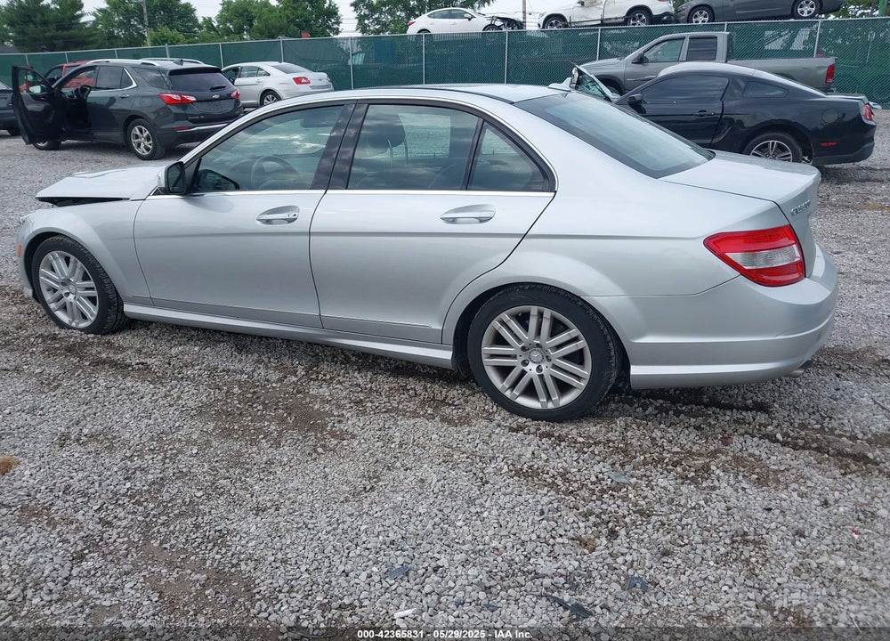 2009 MERCEDES-BENZ C 300 LUXURY/SPORT VIN: WDDGF54X39R048883
