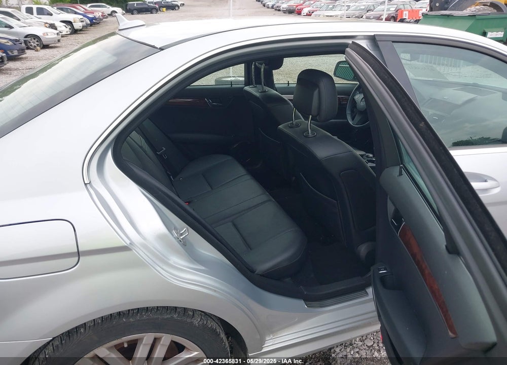 2009 MERCEDES-BENZ C 300 LUXURY/SPORT VIN: WDDGF54X39R048883