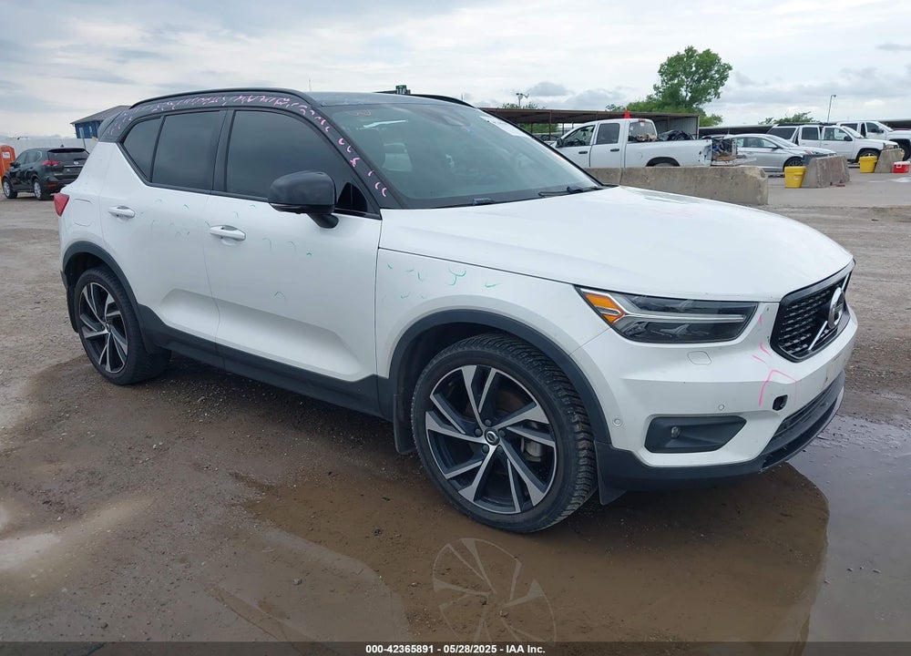 2019 VOLVO XC40 T5 R-DESIGN VIN: YV4162UM6K2085605
