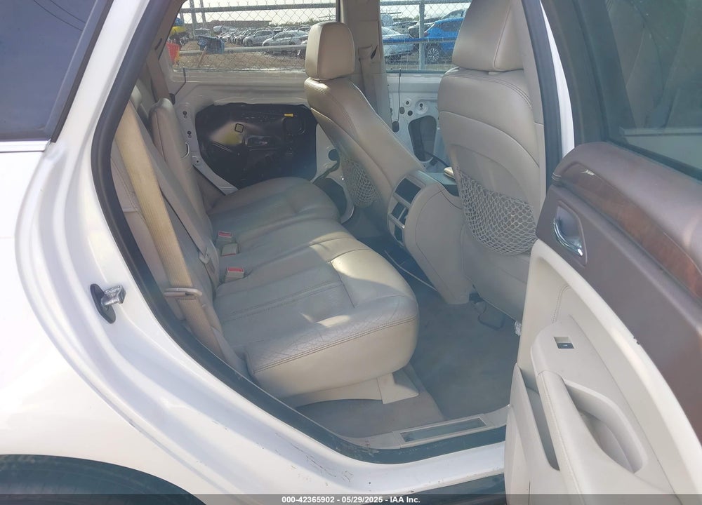 2011 CADILLAC SRX LUXURY COLLECTION VIN: 3GYFNAEY0BS560204