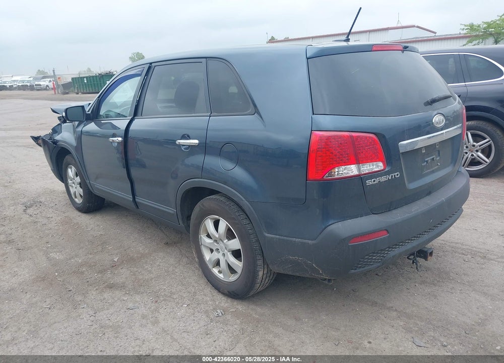 2011 KIA SORENTO VIN: 5XYKT3A12BG165280