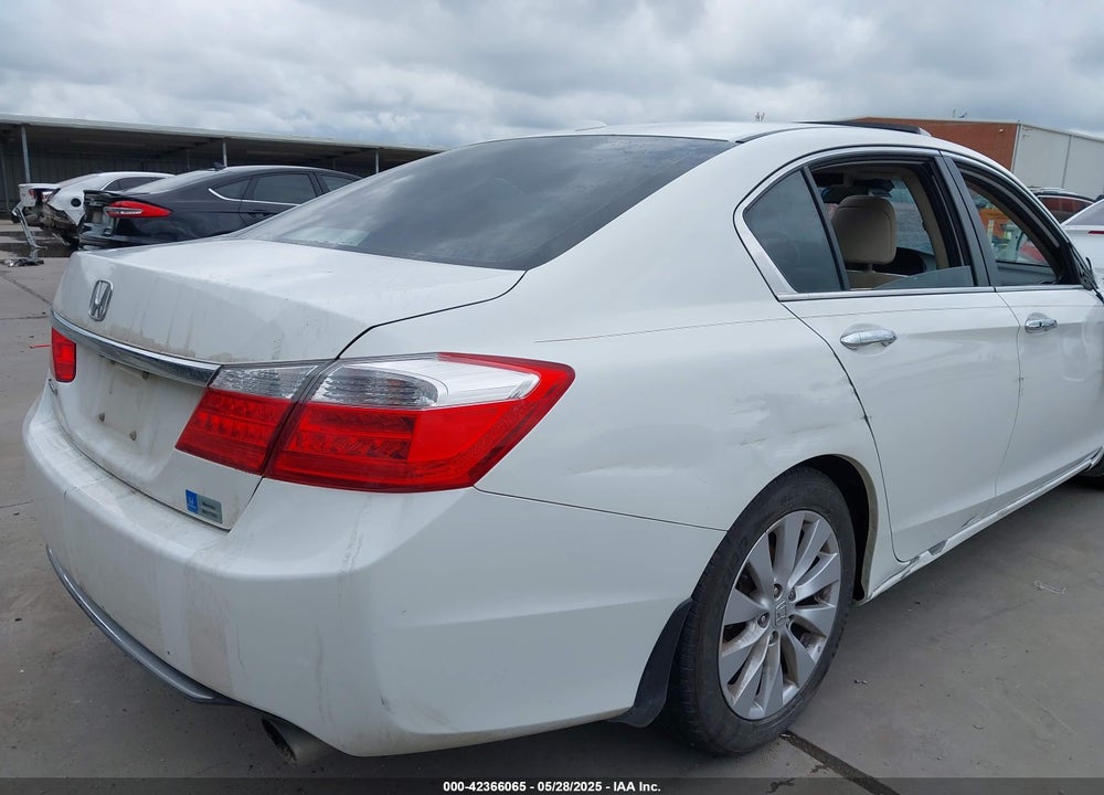 2013 HONDA ACCORD VIN: 1HGCR2F89DA118710