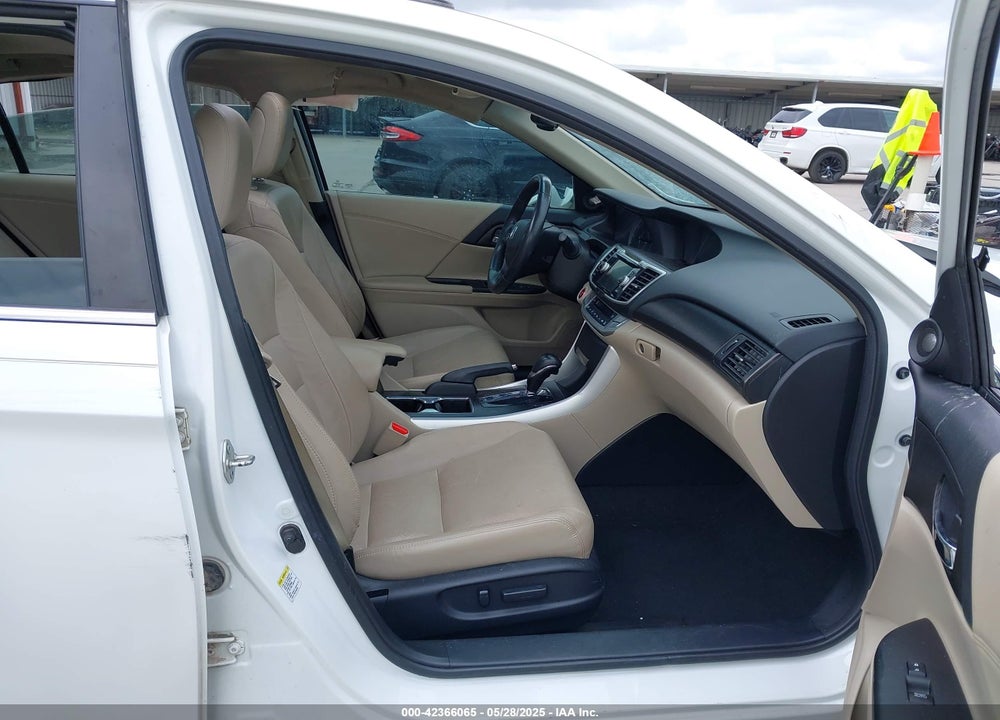 2013 HONDA ACCORD VIN: 1HGCR2F89DA118710